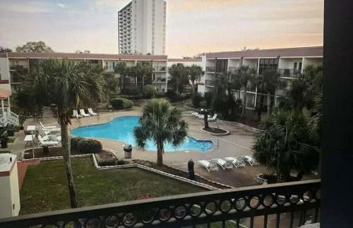 Biloxi Beach Condo - Photo 1