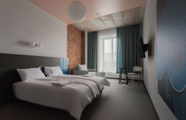 Resume Apartments - Photo 8