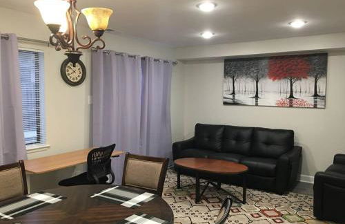 Entire Twnhouse 2bdrms 3Bthrm 2Qbeds 2Levls Fncd Bkyard - Foto 1