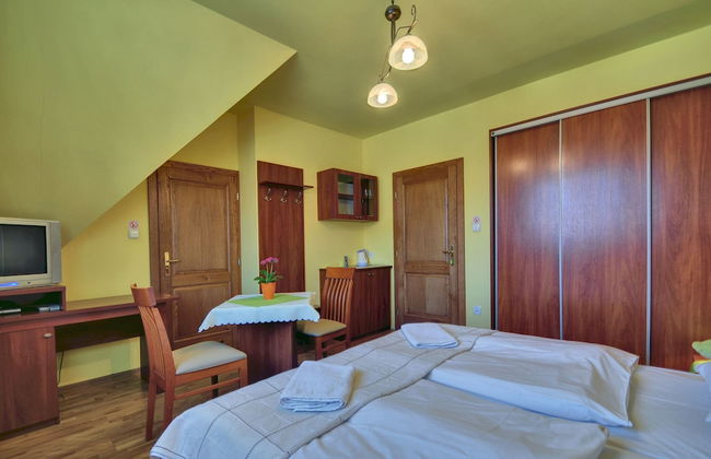 Willa Serafin - Photo 22