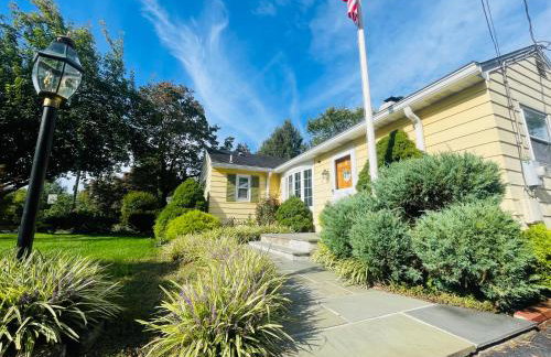 Private Estate, walk to Princeton downtown, 3 Bedrooms, 2 Bath, with Free Parking - Photo 2