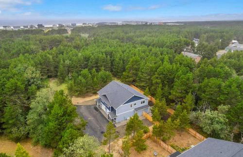 Beach Break Home with Hot Tub - Walk to Beach - Foto 25