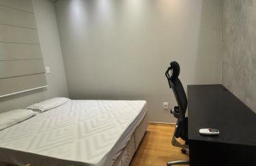 Apto de Paz, amplo, 3qtos, completo e Ar - Foto 15