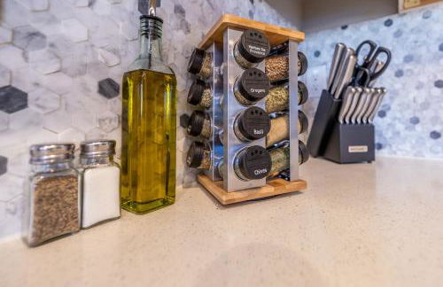 Near Airport, 3BR, Stock Tank Pool, Mini-Golf, Game Rm - Foto 6