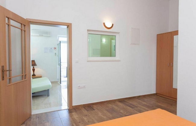 Summerheaven Apartments - Photo 4