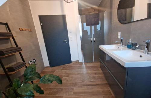 TheFerienwohnungen mit Balkon oder Terrasse - Foto 47