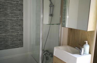 Lake Escape - Hoburne Cotswolds - Foto 12