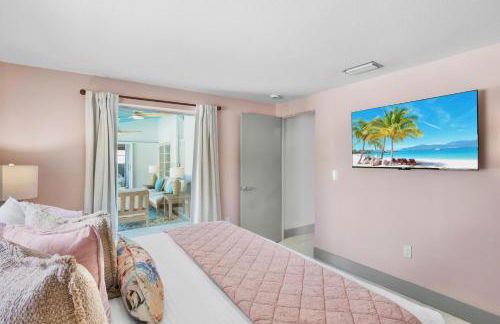 Coastal Charm - Photo 23