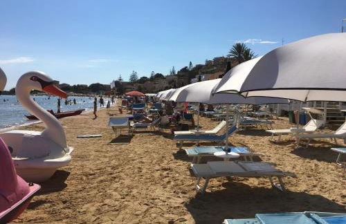 Villa Maresa Home - Photo 3