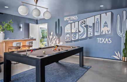 Luxe 9BDR Retreat w Putting Green Game Room Bouldin Collective by AvantStay - Foto 75