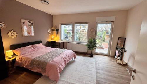 Near Messe, Airport, City Center with Private Garden and Parking - Foto 3