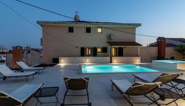 Villa Lavandula with heated swimming pool - Foto 2, Imagen principal