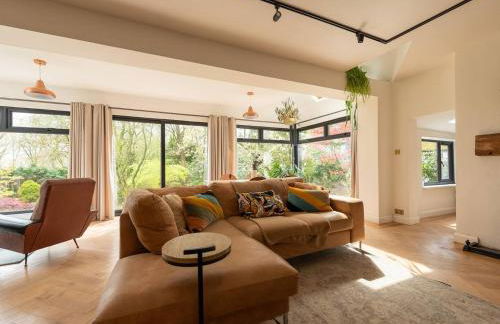 Acorn Lodge Luxury Retreat In a Stunning Oasis With Hot Tub - Pass the Keys - Foto 5