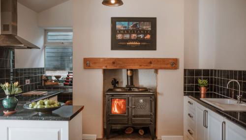 Gatecroft House - Photo 3