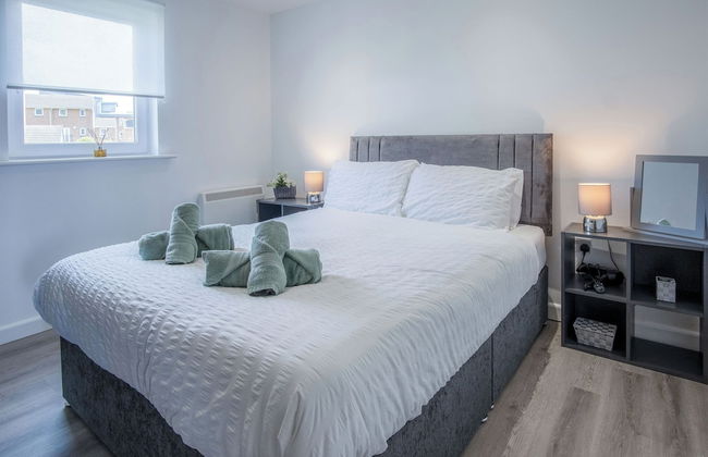 Beach View - 2 Bed Apartment - Llanelli - Photo 8