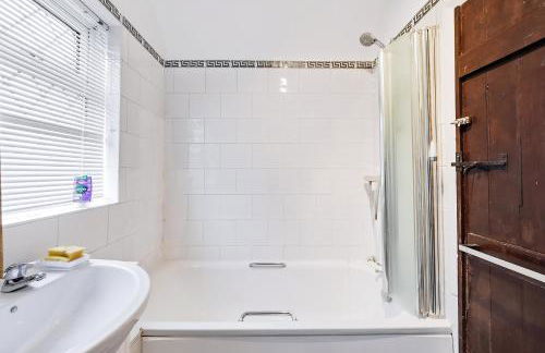 Sally's 4 Bed Home in St Albans - Foto 54