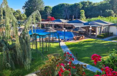 Hotel Kalamitsi Apartments - Photo 1