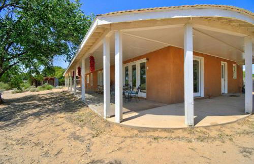 El Ranchito Alegre Taos-Style 3BR in Corrales - Foto 5