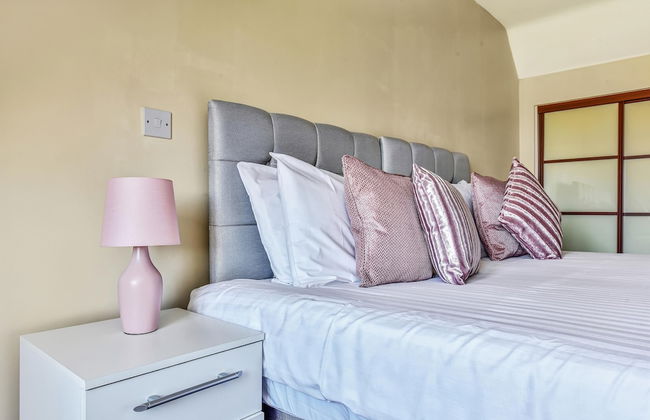 London Heathrow Living Holywell Serviced Houses - Photo 36