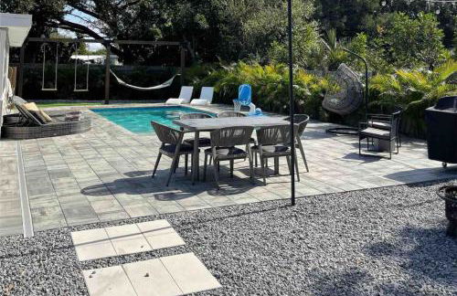 The Wisteria Oasis With heated pool and hot tub - Foto 49