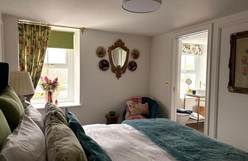 Boutique High Street Apartment In Crickhowell - Photo 37