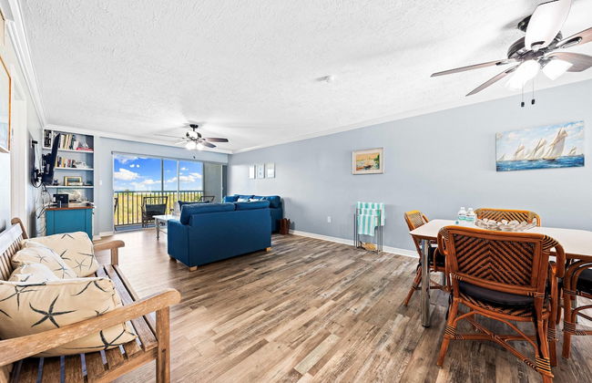 Direct Beachfront Delight by Beachside Management - Photo 14