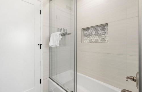 Spacious 3BR Home Near Disneyland & Knotts Berry Farm - Foto 15