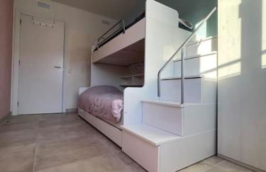 Apartment by the beach with pool and private parking - Foto 31