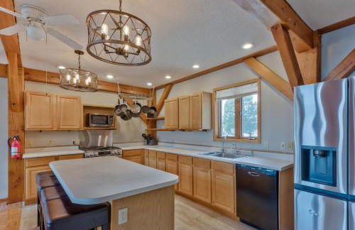 Custom Waterfront Lodge, 4 bed, 4 Bath, Sleeps 12! - Foto 10