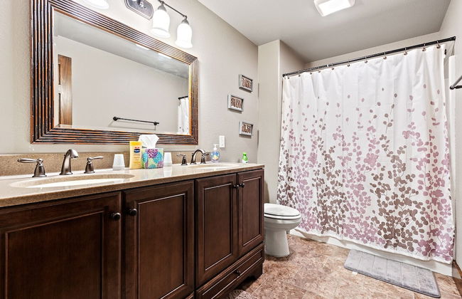 Larkspur Hills 5 BR Villa with Hot Tub - Photo 21