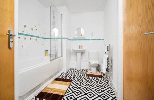 Spacious 4-bedroom House in Birmingham near city centre with Parking and ideal for families and groups - Foto 11