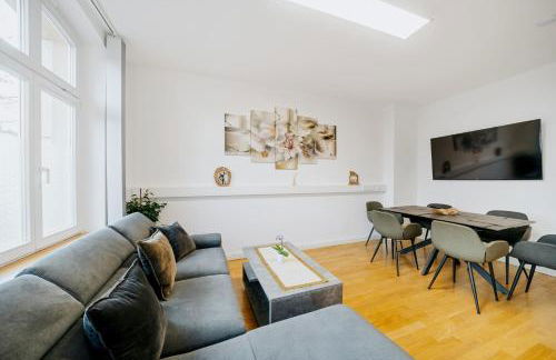 BlissPlace 3 Zi Premium Apartment nahe GETEC Arena mit Kingsize Betten und Balkon - Foto 10