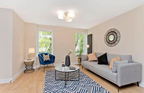 Stylish 2 Bed City Centre Apartment with Parking - Foto 2