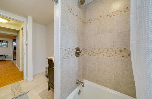 Pittsburgh Couples Retreat about 2 Mi to Downtown! - Foto 23