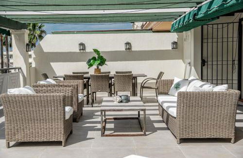 Sensational and Exotic 3-Bedroom Retreat in Nueva Andalucia with a Palm Garden - Foto 17