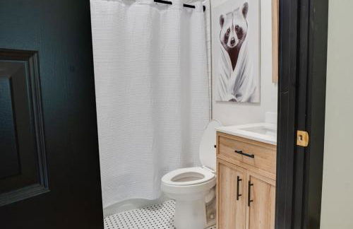 Luxurious Lake Front Estate, Sleeps 20, Game Room and Pet Friendly - Foto 21