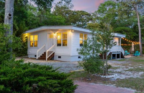 Modern Oak Island Escape 1 Mile to Long Beach! - Foto 36