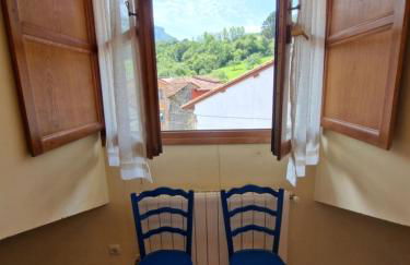 La Casona de Pascueru de POO DE CABRALES - Foto 7