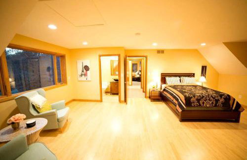 Stately Luxury Vacation Rental with a Private Hot Tub near Brown County State Park, Indiana - Foto 24