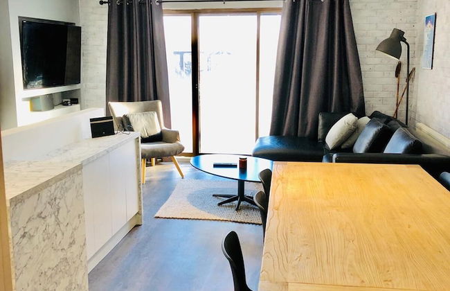 Perfect Located Apartment in the Heart of Hotham - Photo 15