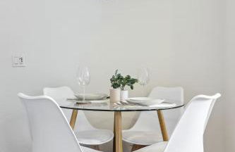 Stylish 1BR with KING Bed, Pool, Jacuzzi & Gym, Free Parking, Near UCSD - Foto 20