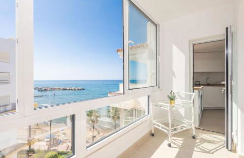 In front of SEA & CENTER - Foto 48