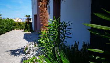 Villas A & N - Photo 3, Garden