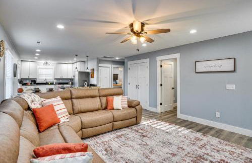 Peaceful Retreat with Hot Tub Near Lake Barkley! - Foto 8