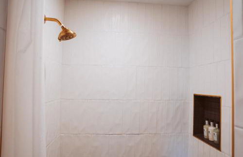 Romantic Desert Escape - Stargazing Dome, Hot Tub, Fire Pit, Hammocks, Cowboy Pool - Foto 50