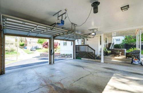 Colorful Roanoke Vacation Rental with Hot Tub! - Foto 26