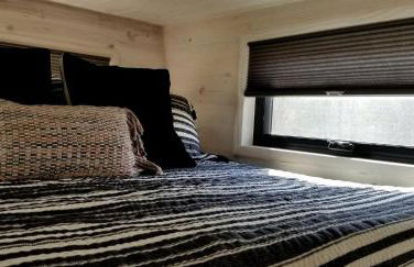 Stylish Tiny House for Glamping in South Carolina - Foto 8