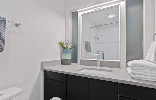 Luxurious Modern Retreat With Private Pool Patio - Foto 28