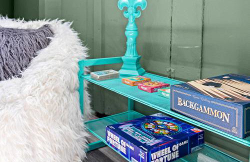 Cozy Downtown Stay w Private Backyard & Parking - Foto 35