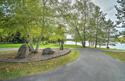 Spacious Lakefront Home with Patio and Boat Dock! - Foto 27